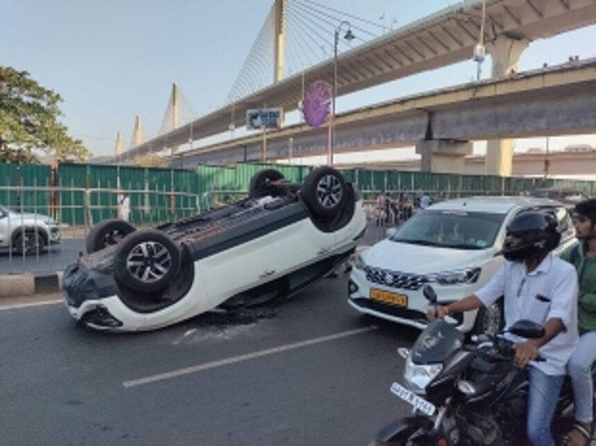 SUV Overturns Near Multi-Level Car Park in Patto, Causes Traffic Jam
