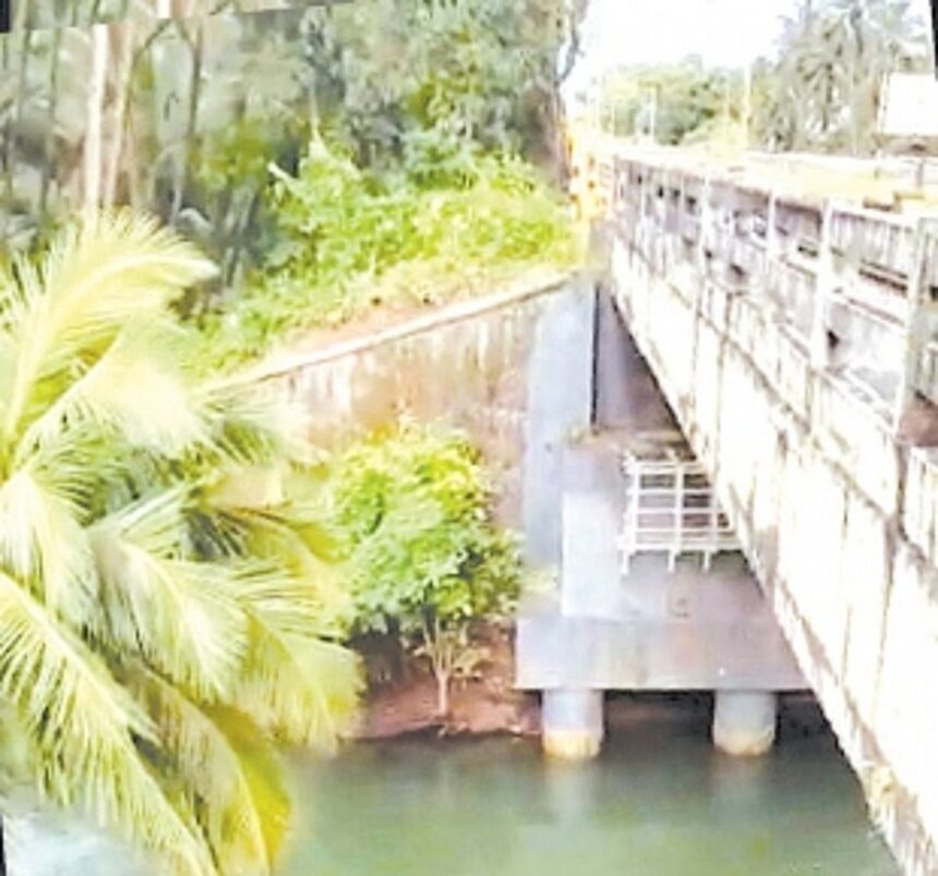 SWR engineers to inspect rly overbridge at Chandor for damage due to sand mining