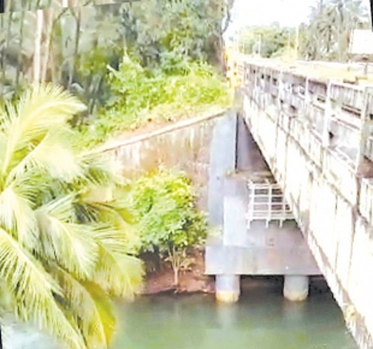 SWR engineers to inspect rly overbridge at Chandor for damage due to sand mining