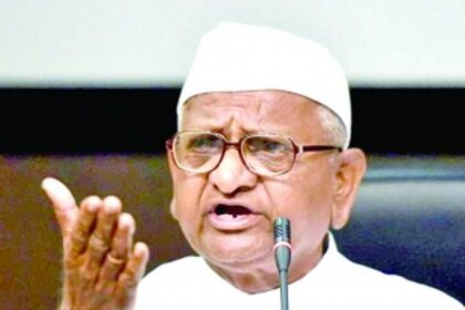 Saddened, hurt, lost hope on Kejri: Anna