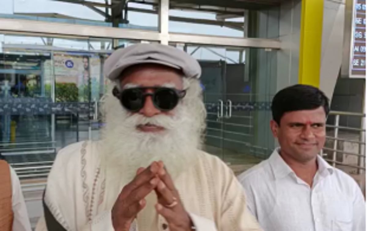 Sadhguru Jagadish Vasudev arrives in Goa