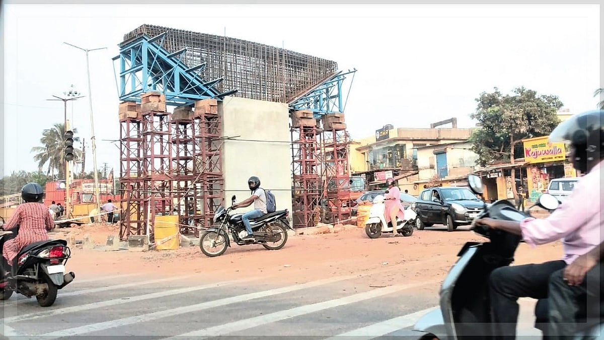 Safety protocol needs to be in place at flyover construction site from Dabolim to Upasnagar