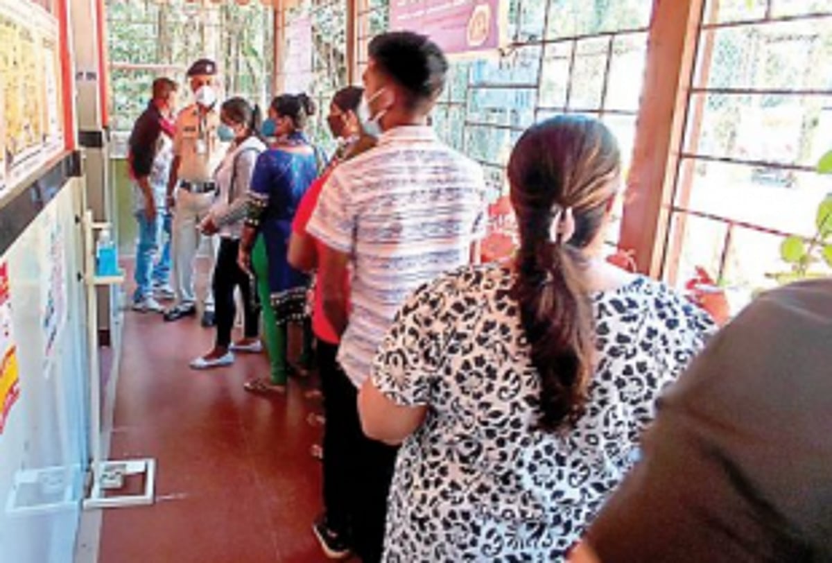Salcete witnesses peaceful polling amidst complaints  of slow process, police inaction and inconvenience