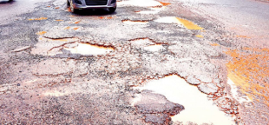 Saligao road in bad condition