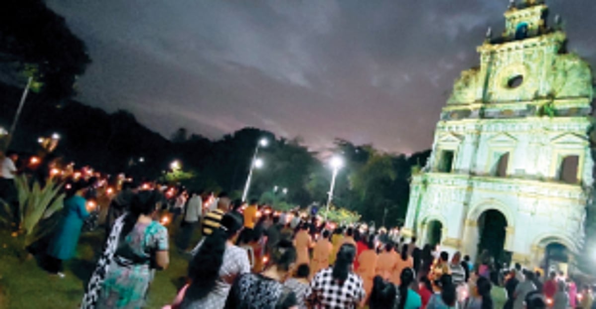 Sancoale parishioners for  FIR against the trespassers