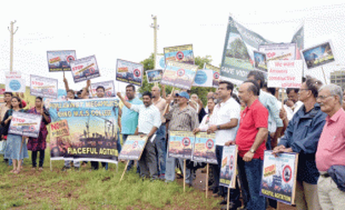 Sancoale steps out to protest mega project