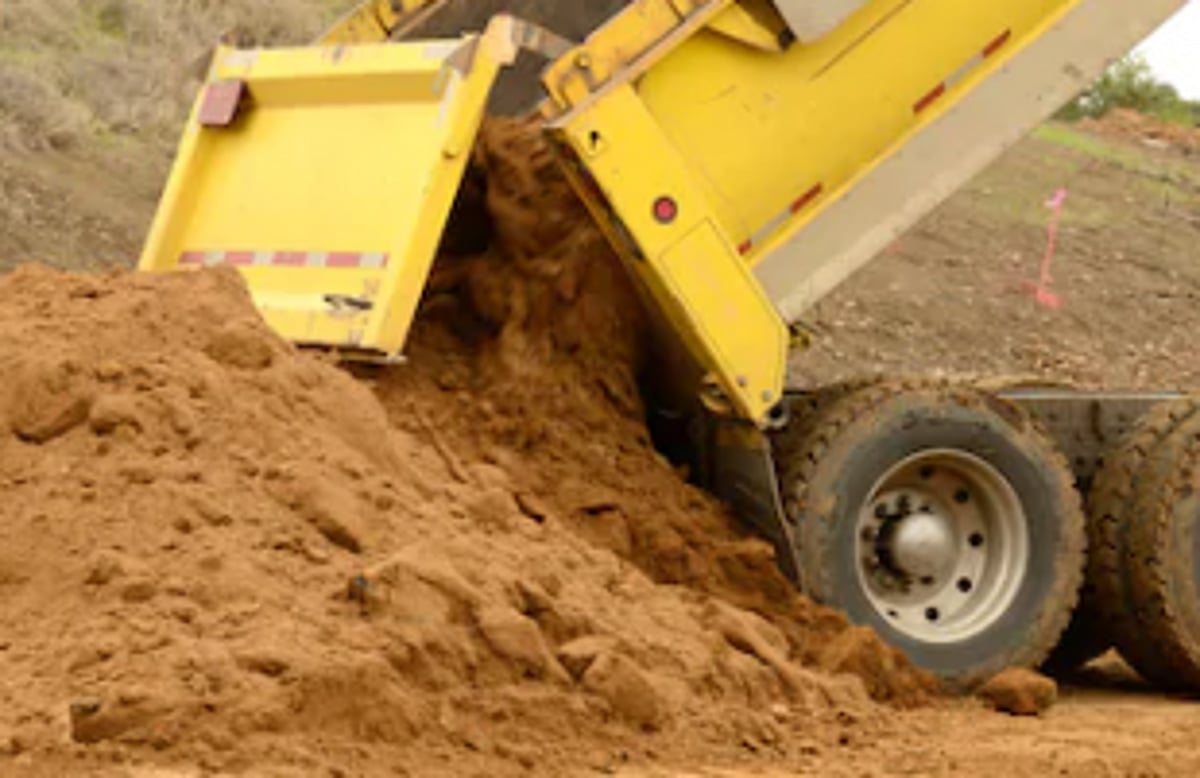 Sand extraction site in Amona raided