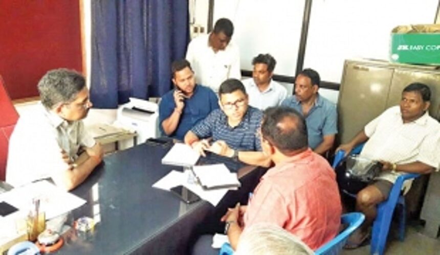 Sanguem MLA, villagers' gherao Water Supply Dept 1 Sanguem MLA, villagers' gherao Water Supply Dept