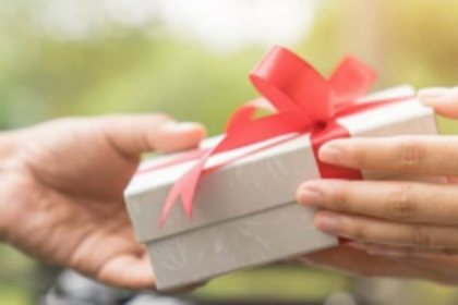 Sanguem councillor   gifts cell phone to   Power Department