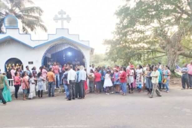 Sanguem farmers hold litany at St Anthony’s Cross for winning battle against IIT project
