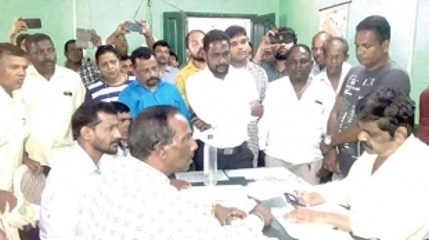 Sanguem locals hold morcha at Electricity Dept office 1 Sanguem locals hold morcha at Electricity Dept office