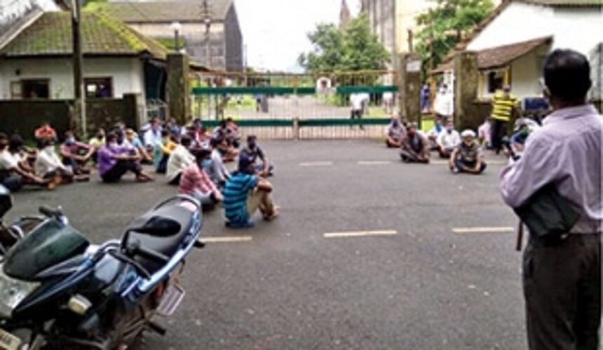 Sanjivani contract workers stage ‘dharna’