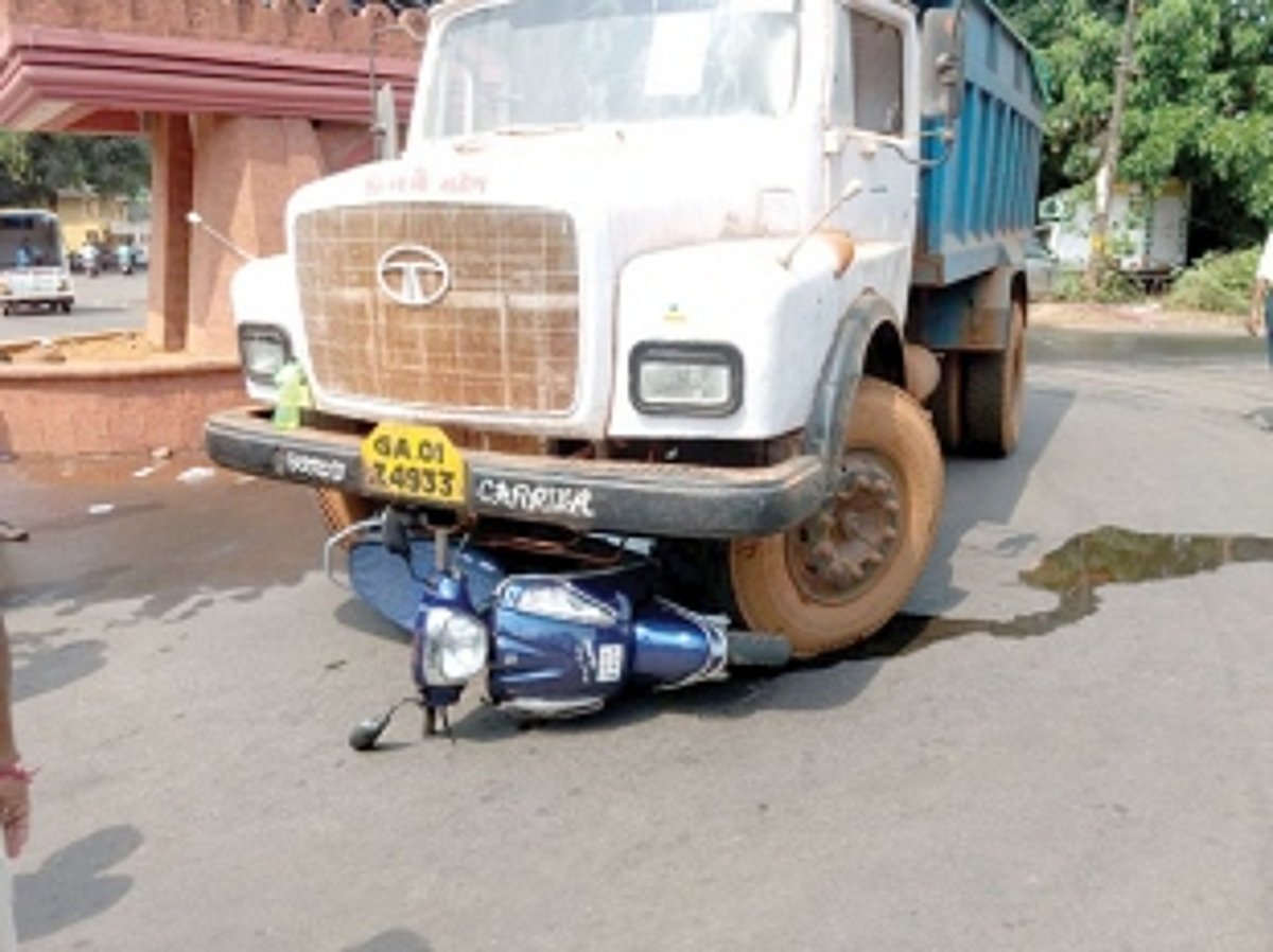 Sanquelim rider seriously injured in truck-scooter collision