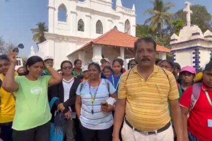 Sant Jacinto Island – Students explore tunnel in the hill top chapel
