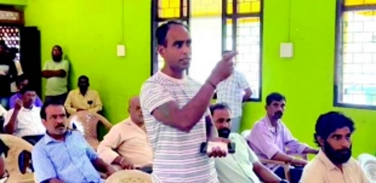 Sanvordem Dy Sarpanch cornered; fails to respond to queries on welfare