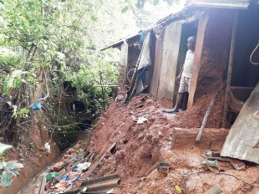 Sanvordem local fears collapse of his house in absence of retaining wall 1 Sanvordem local fears collapse of his house in absence of retaining wall