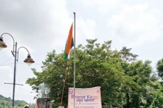 Sao Jacinto islanders, Navy  join hands to hoist flag