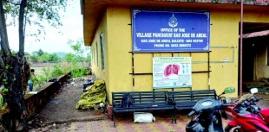 Sao Jose de Areal P’yat clears accumulated garbage from premises