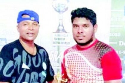 Sao Jose de Areal cruise  into quarter-finals