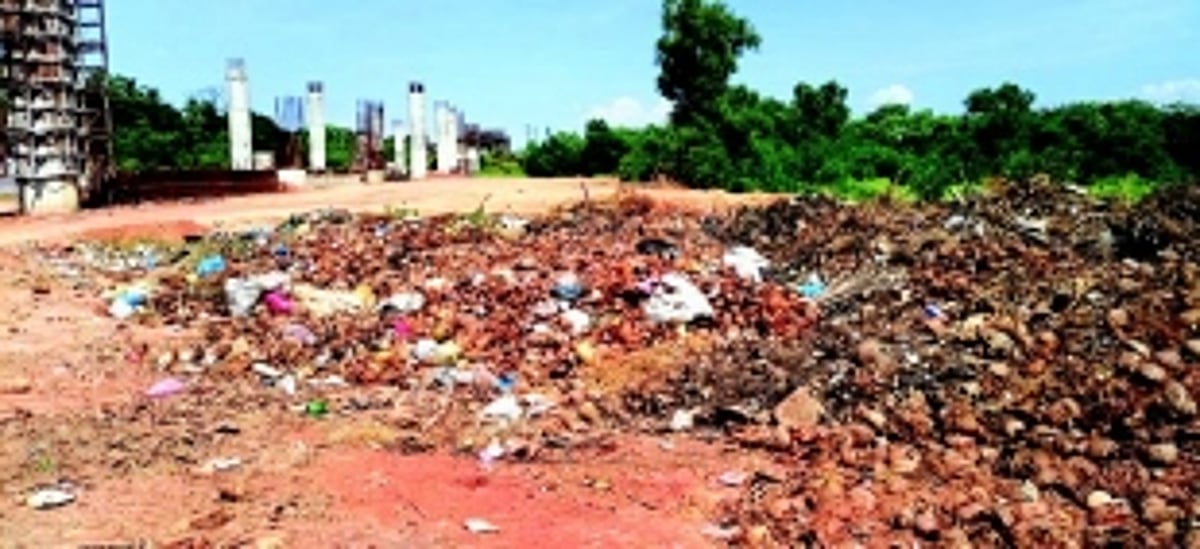 Sao Jose de Areal locals alarmed as industrial unit burns waste, tyres