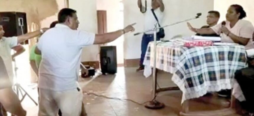 Sao Jose de Areal sabha turns chaotic, cops step in to bring situation under control 1 Sao Jose de Areal sabha turns chaotic, cops step in to bring situation under control