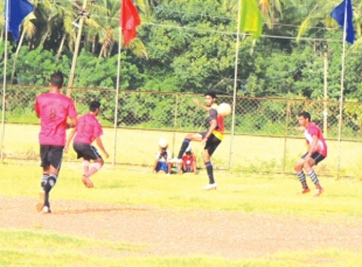 Sao Jose de Areal sail  into quarter-finals