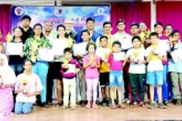 Saras, Alana emerge State chess champions