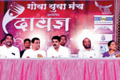 Sardesai shares dais with  Dhavalikar at ‘Daiz’
