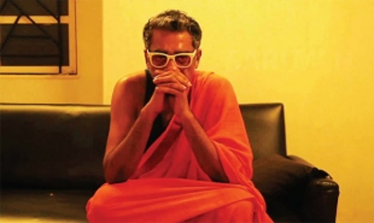 Sari Men: A salutation to artisans who weave saris and memories