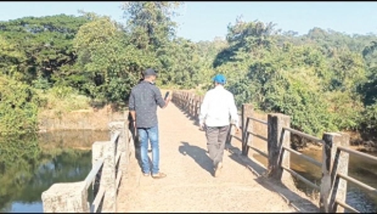 Satodem locals demand widening of village bridge