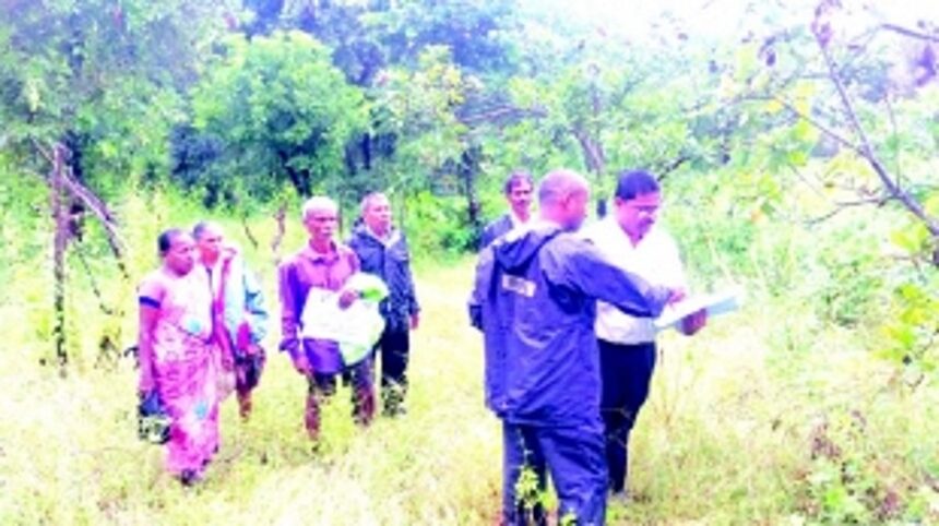 Save our tenanted land from being grabbed, Querim tribal farmers urge SC Commissioner