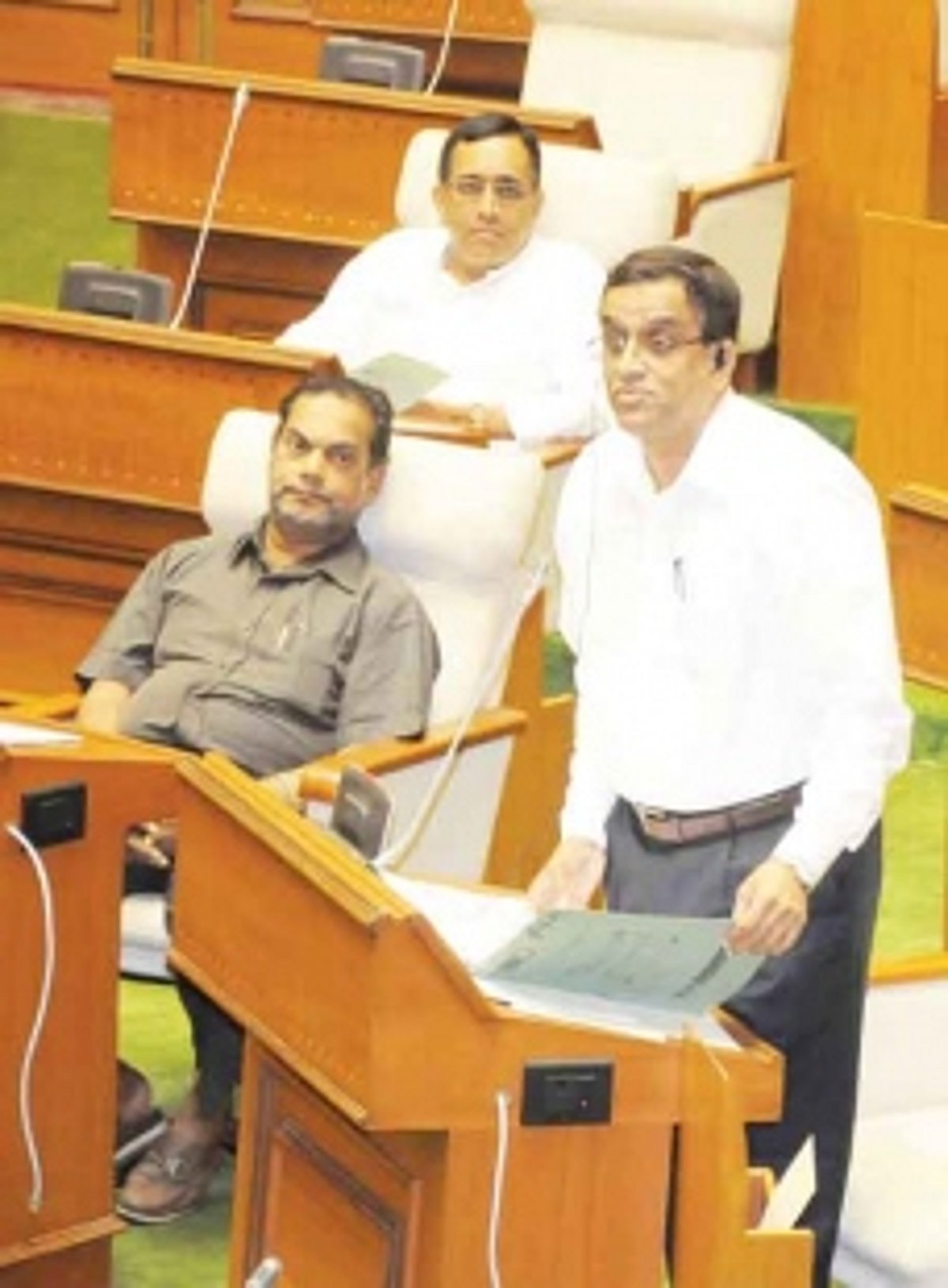 Sawal attacks government on erratic water, power supply