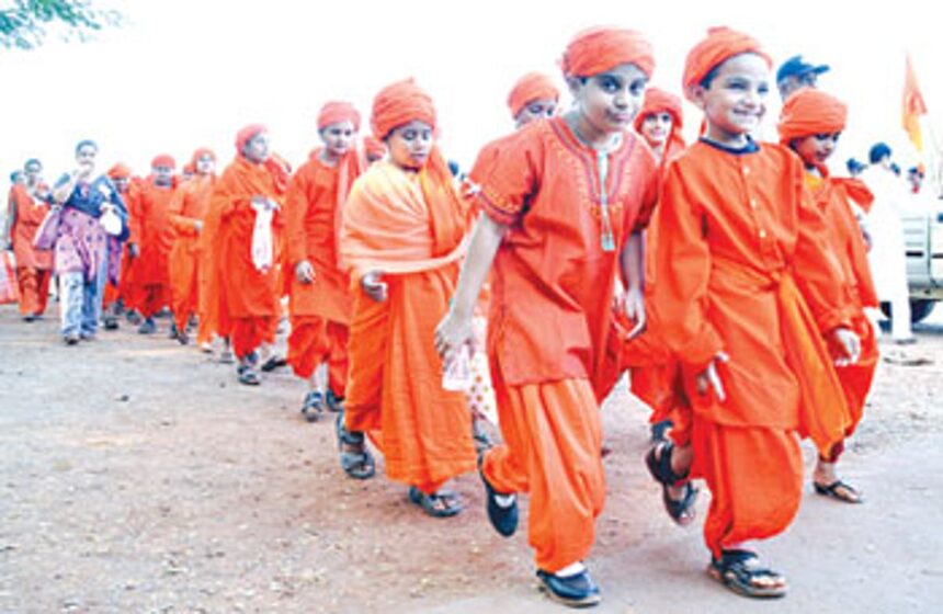 School students dressed as Swami Vivekananda