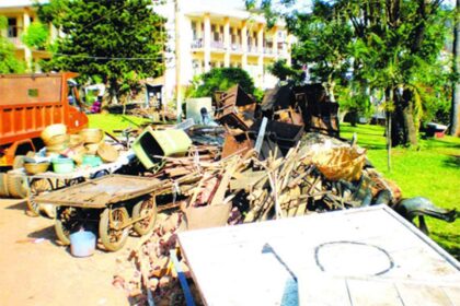 Scrap, besides vehicles occupy space at the Margao Municipal garden. Photo by Santosh Mirajkar