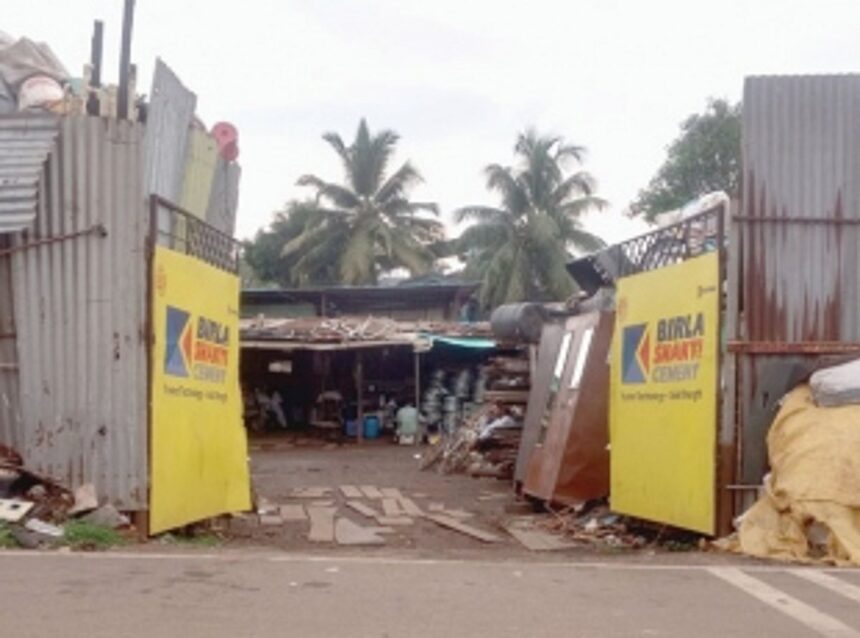 Scrapyards continue operation in residential areas of Fatorda, Rumdamol around 1 Scrapyards continue operation in residential areas of Fatorda, Rumdamol around