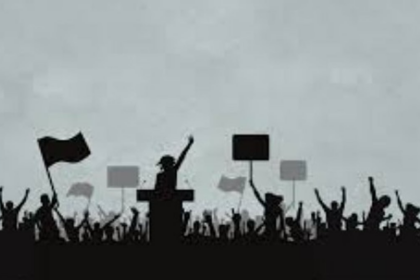 Scuffle Erupts as Congress Workers Clash with Police in Mapusa