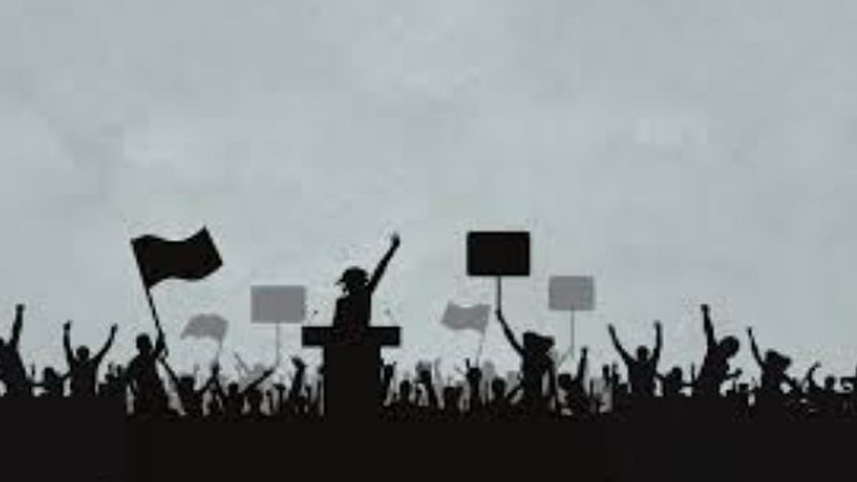 Scuffle Erupts as Congress Workers Clash with Police in Mapusa