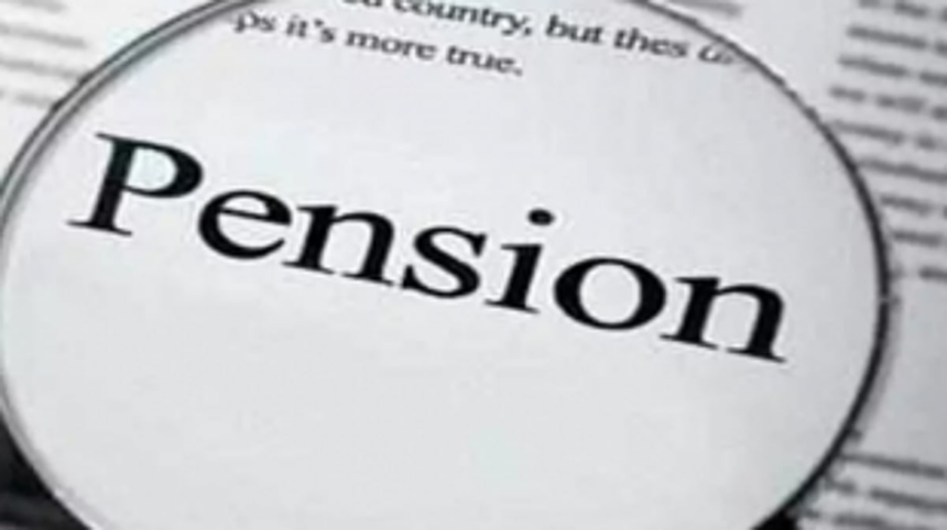 Seafarers knock at CM’s door, demand for permanent pension scheme