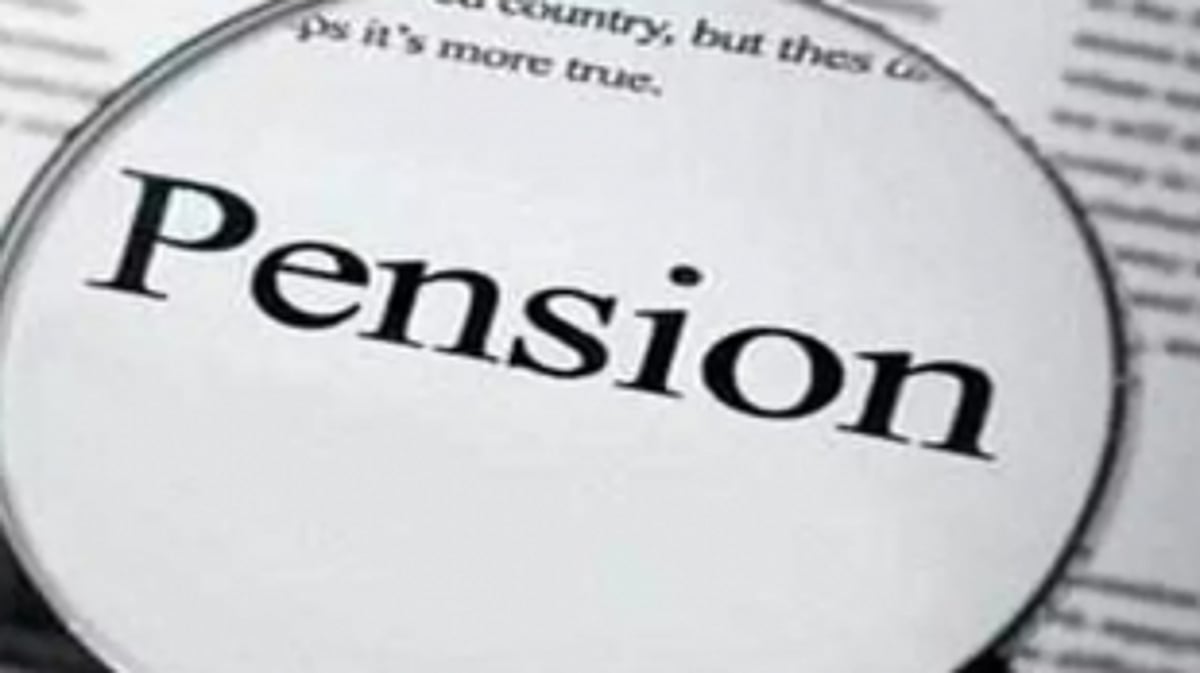 Seafarers knock at CM’s door, demand for permanent pension scheme