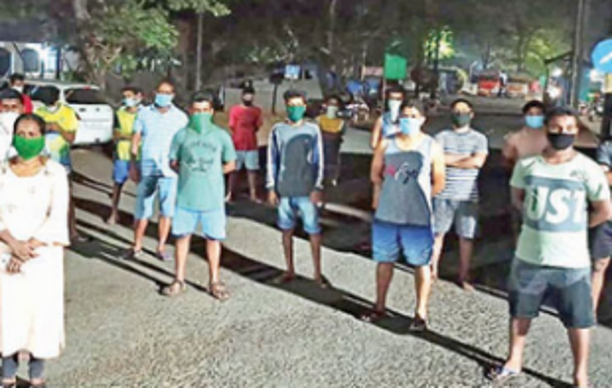 Seal Mollem checkpost: Collem, Mollem locals 1 Seal Mollem checkpost: Collem, Mollem locals