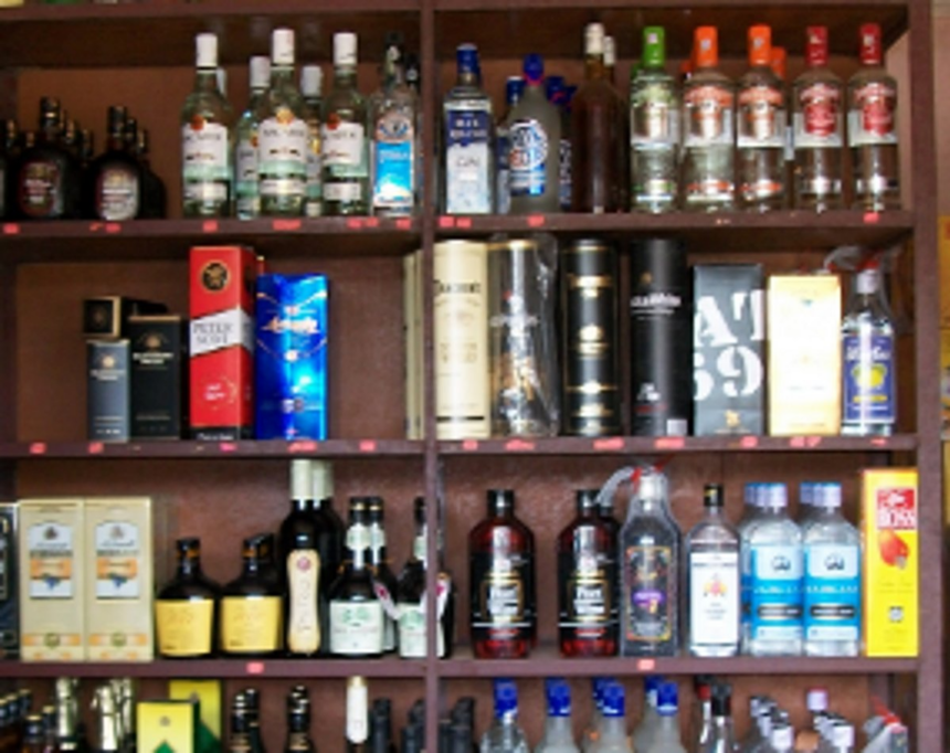 Sealing of all liquor outlets,  godowns till May 3 ordered