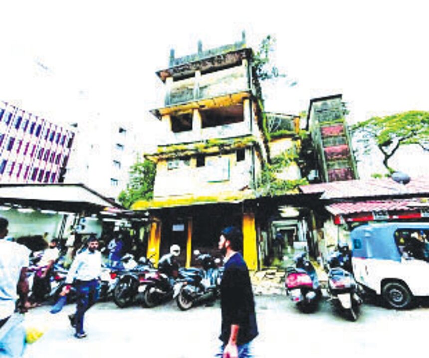 Sealing of shops in Panjim fish market hits livelihood of meat sellers 1 Sealing of shops in Panjim fish market hits livelihood of meat sellers