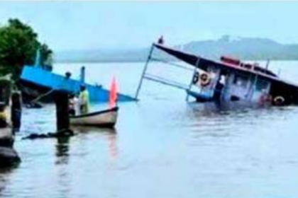 Second Pontoon Arrives at Chorao to Boost Efforts to Salvage Sunken Betim Ferry