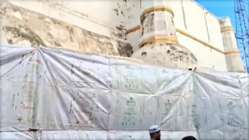 Security Measures Heightened in Sambhal for Holi Celebrations, Mosques Covered with Tarpaulins to Ensure Peace 1 Security Measures Heightened in Sambhal for Holi Celebrations, Mosques Covered with Tarpaulins to Ensure Peace