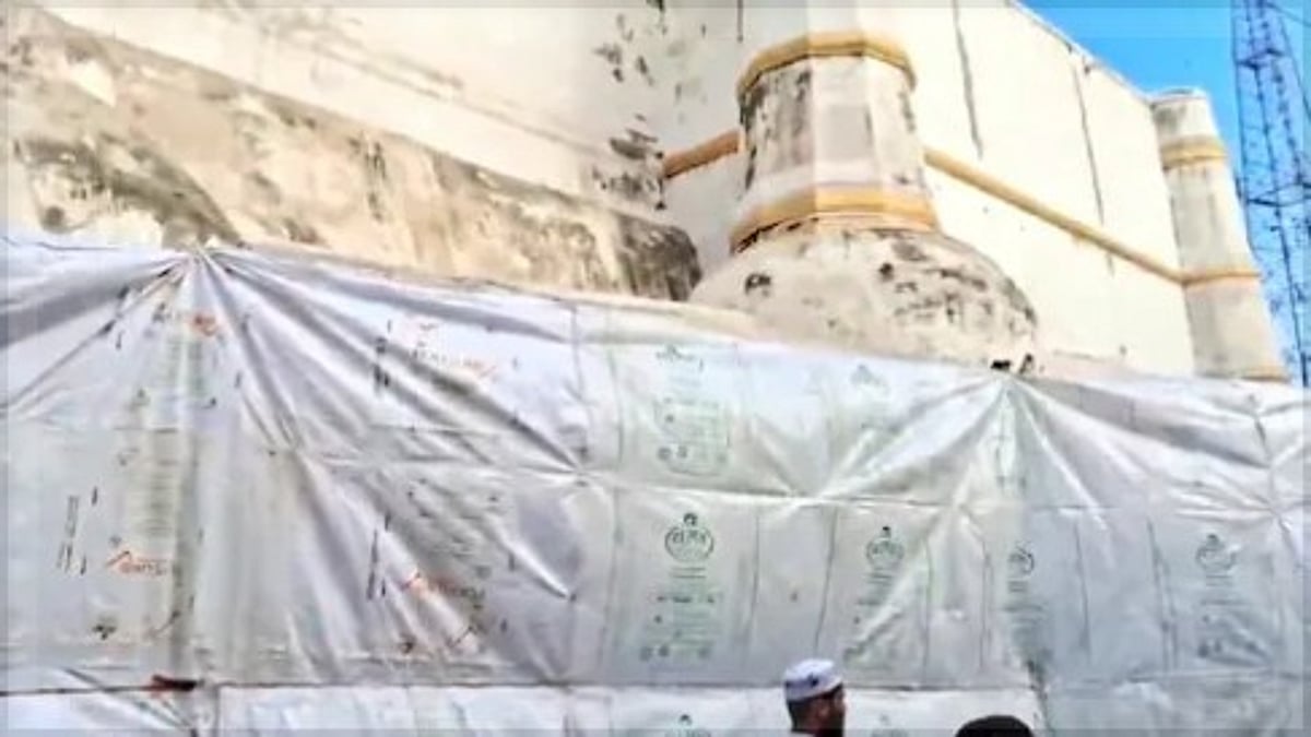 Security Measures Heightened in Sambhal for Holi Celebrations, Mosques Covered with Tarpaulins to Ensure Peace