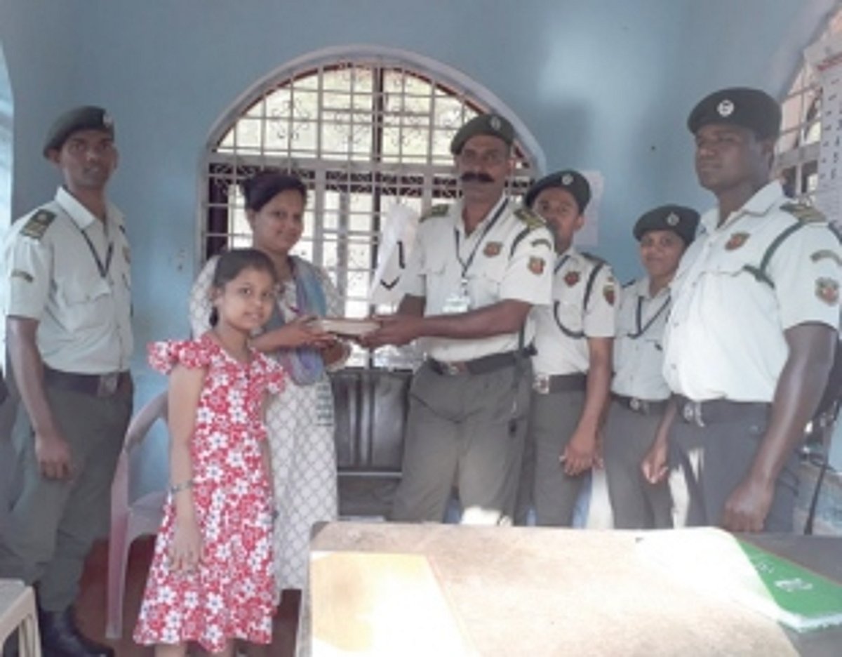 Security guard finds purse at  Selaulim dam, returns to owner