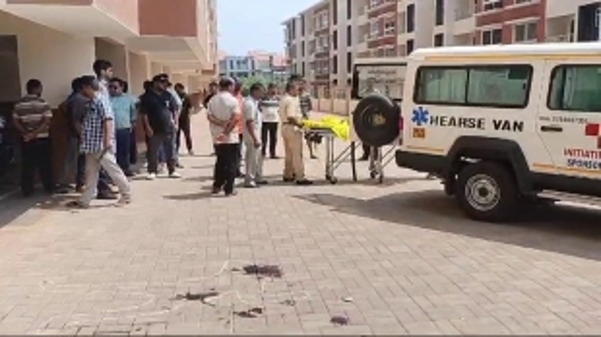 Security guard loses life after falling from 8th floor at Sancoale, Investigation going on