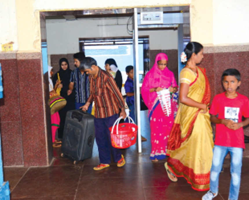 Security loopholes at every step at Vasco railway Station