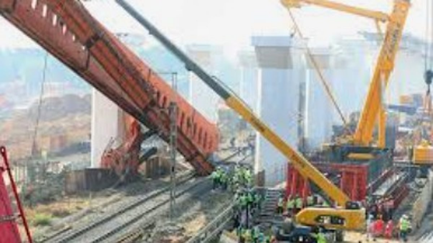 Segmental Launching Gantry Skids at Bullet Train Project Site, Disrupts Train Services Near Ahmedabad 1 Segmental Launching Gantry Skids at Bullet Train Project Site, Disrupts Train Services Near Ahmedabad