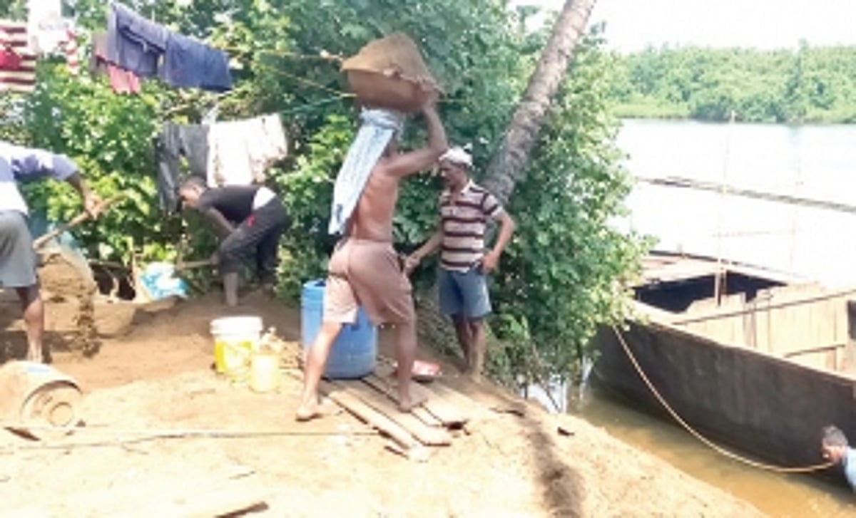 Seized sand dumped  into river at Bethki